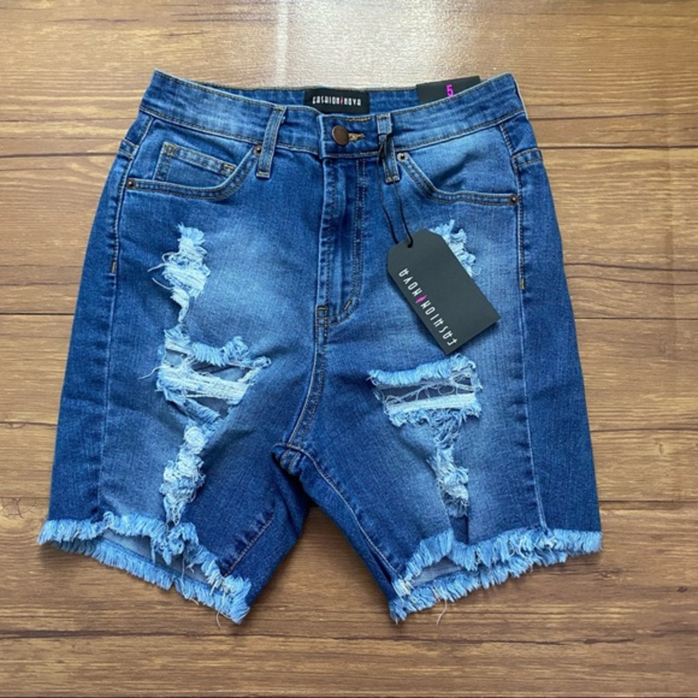 Fashion Nova‎ High Rise Shorts Size 5